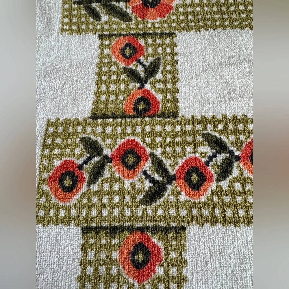 Large Vintage Orange Floral Towel - READ